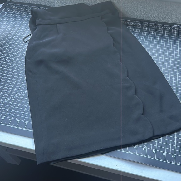 J. Crew Scallop Crepe Dress Black Small - Picture 2 of 4